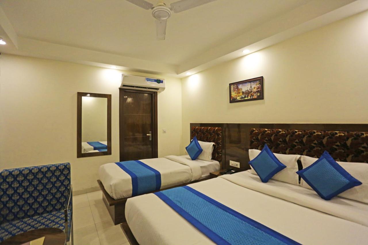 Hotel Emblem Suites- Near Delhi Airport 新德里 外观 照片