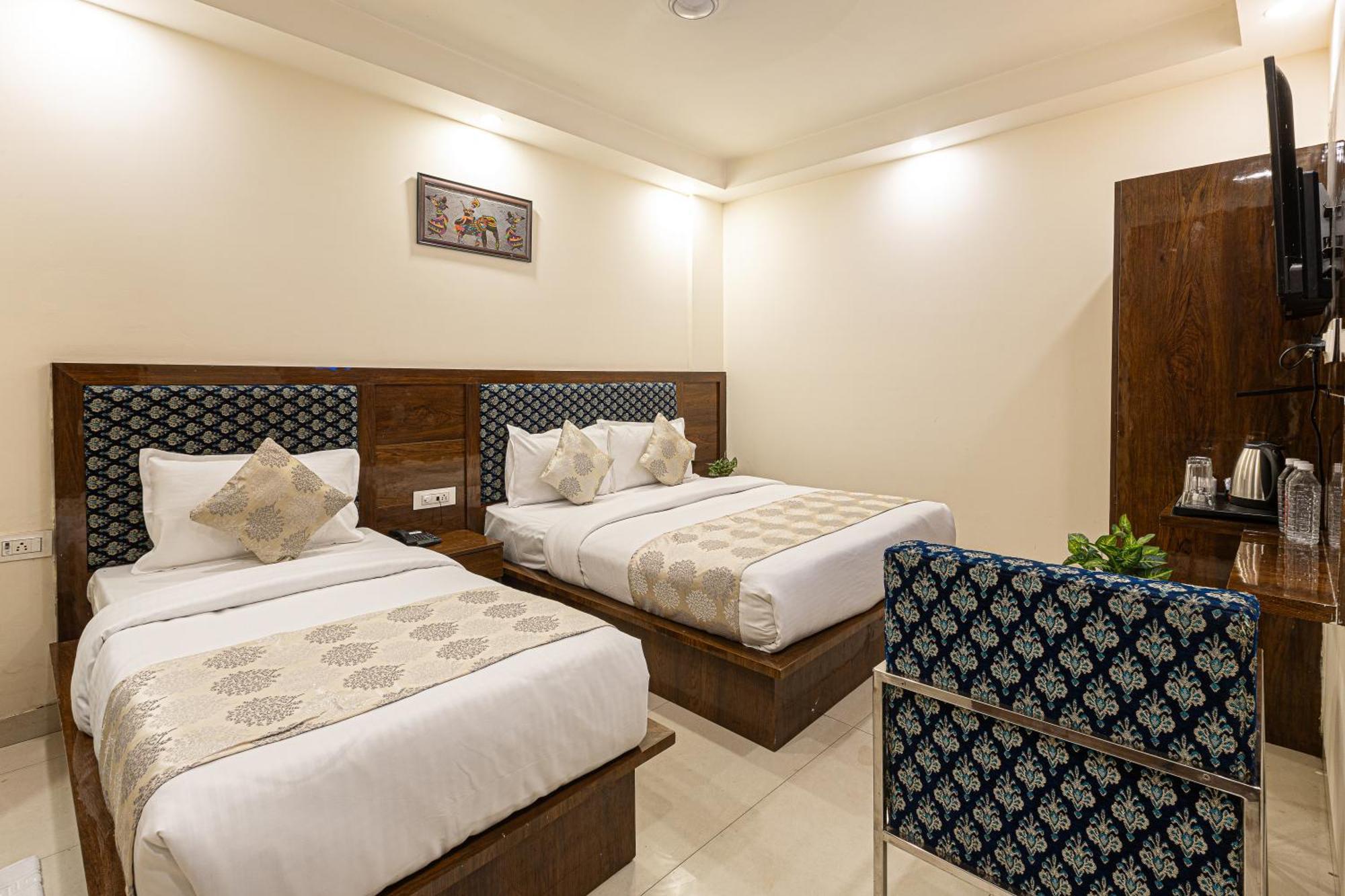 Hotel Emblem Suites- Near Delhi Airport 新德里 外观 照片