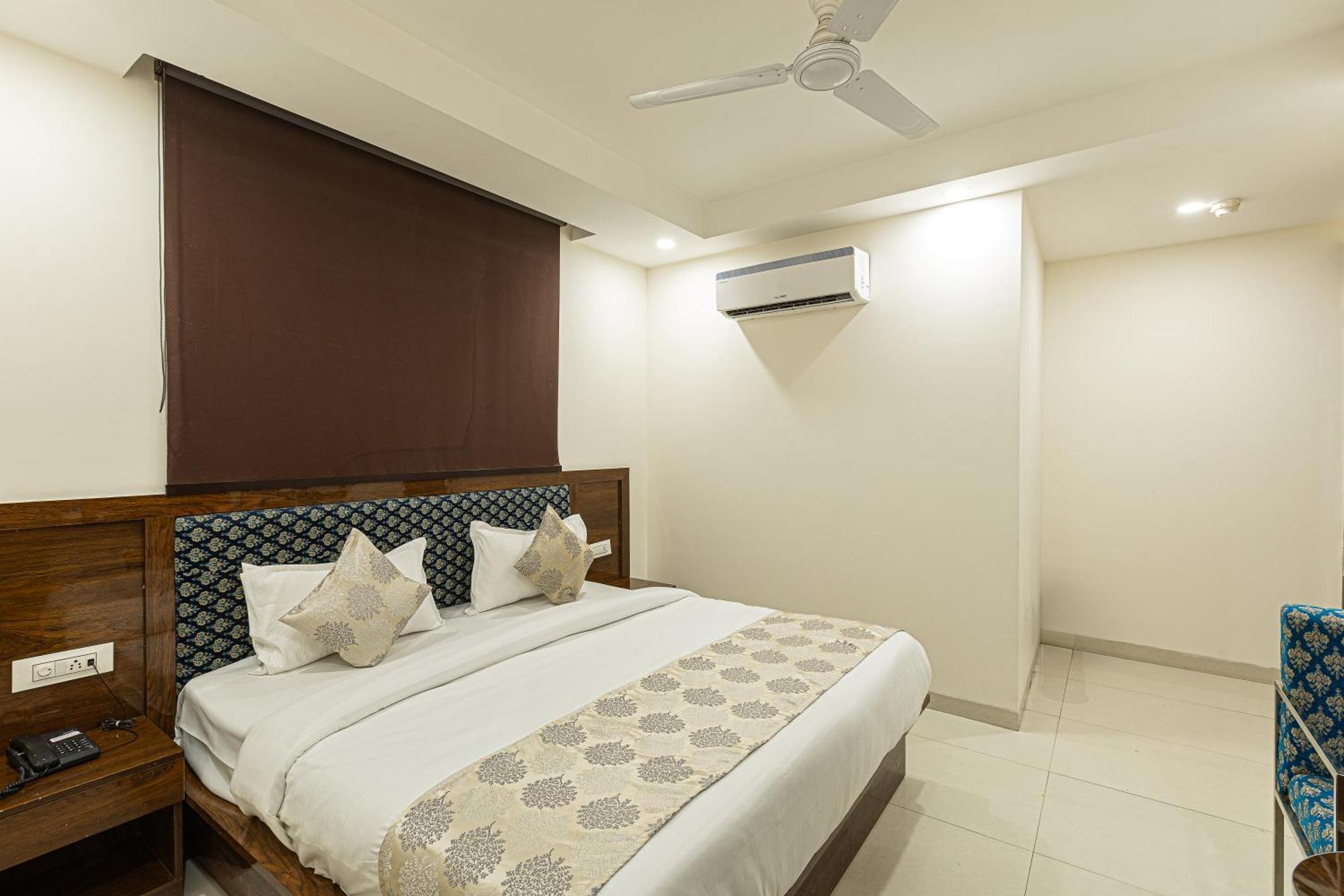 Hotel Emblem Suites- Near Delhi Airport 新德里 外观 照片