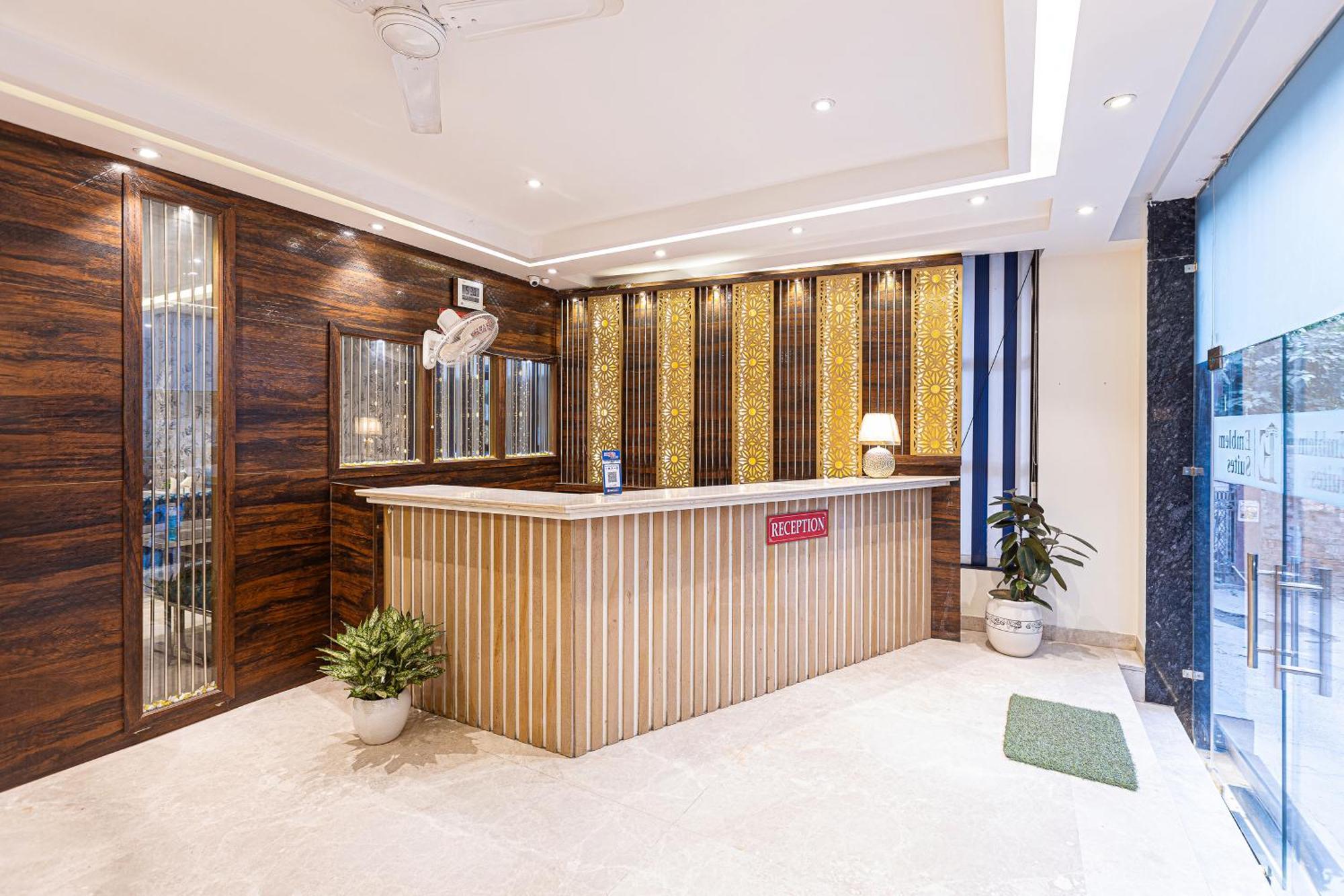 Hotel Emblem Suites- Near Delhi Airport 新德里 外观 照片