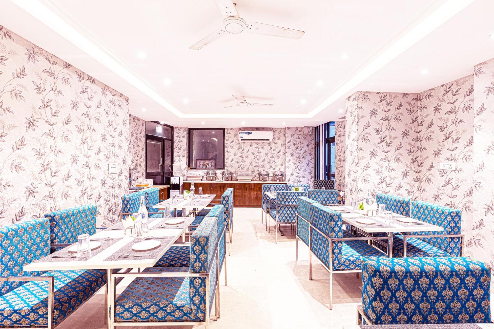 Hotel Emblem Suites- Near Delhi Airport 新德里 外观 照片